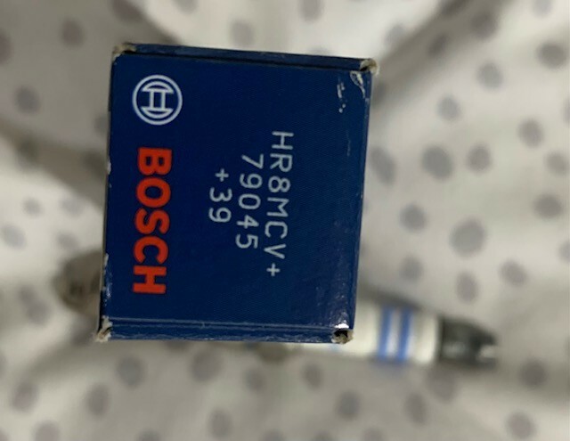 Bosch HR8MCV +79045 + 39 Spark Plugs Part no 0242229785-7 AO