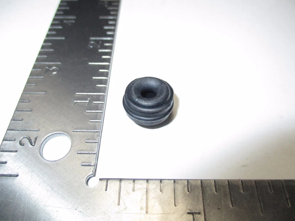 PPORSCHE 911 912 914 924 944 TURBO 951 S2 968 ТОРМОЗ СУППОРТ ВЫПУСКНОЙ ВИНТ КРЫШКА	 - Изображение 2 из 3