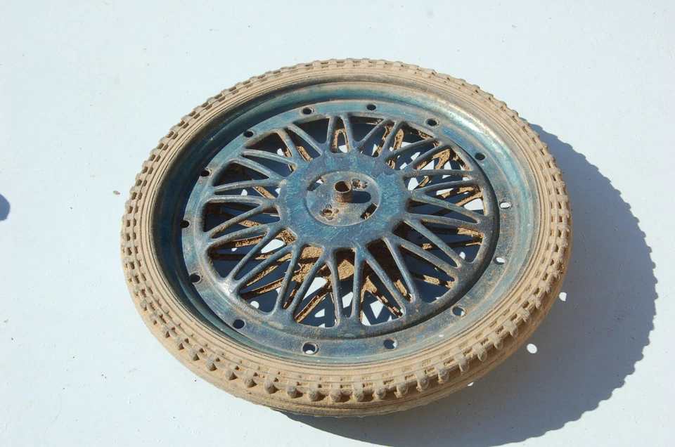 ancienne roue en métal : voiture, jouet ancien ... - Photo 2/2