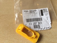 GENUINE VAUXHALL ASTRA ZAFIRA B CORSA MERIVA   BONNET STAY HOUSING CLIP 13187423