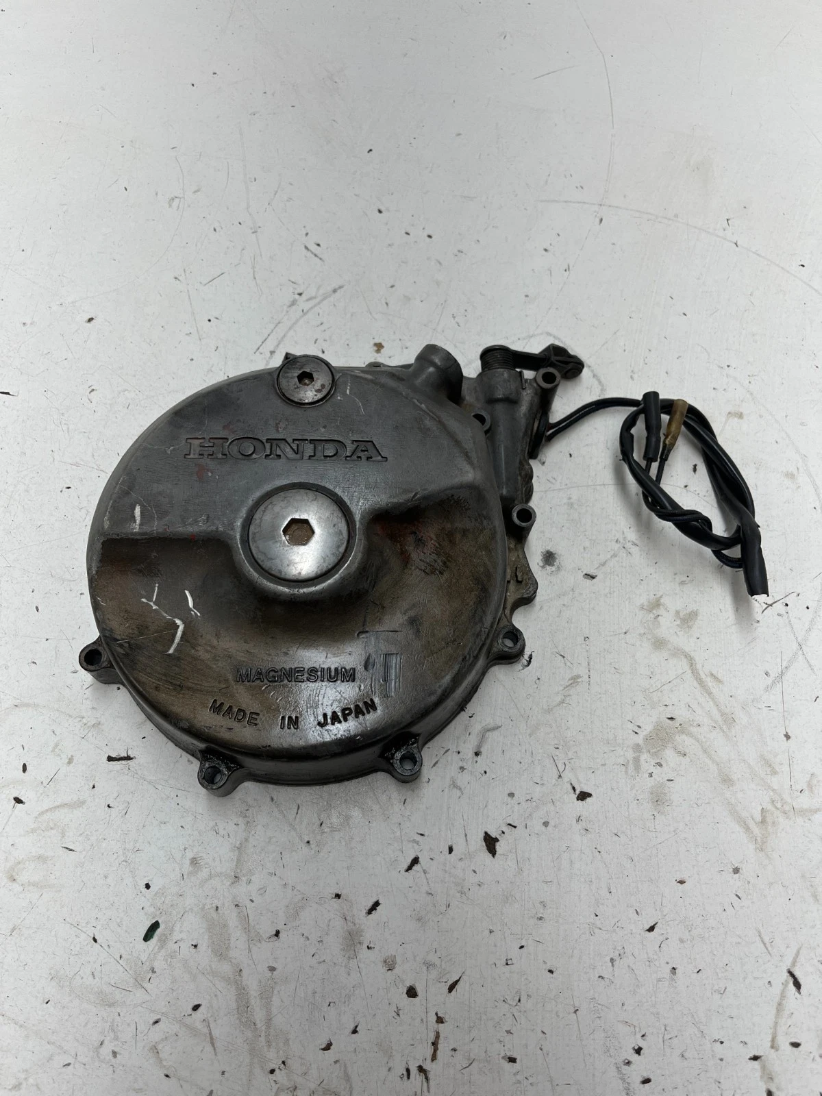88 1988 Honda XR600R Xr 600 r OEM UNTESTED Stator Cover Case Generator Ignition