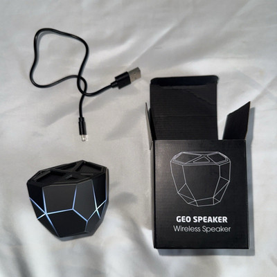 Xoopar XP81010 Geo Wireless Bluetooth Illuminated Speaker Black AUX 3.5mm