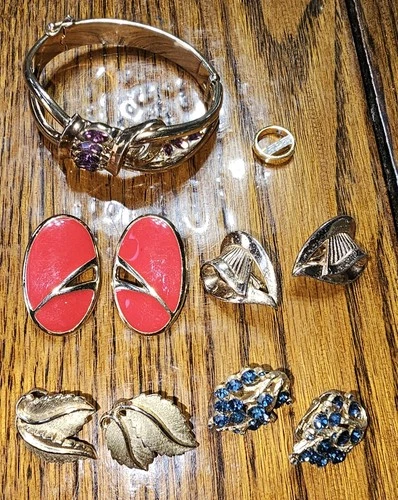 #20 Trifari Jewelry Lot, Vintage To Modern Costume