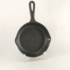 Vollrath Cast Iron Skillet #3 circa 1920-1940 Unmarked