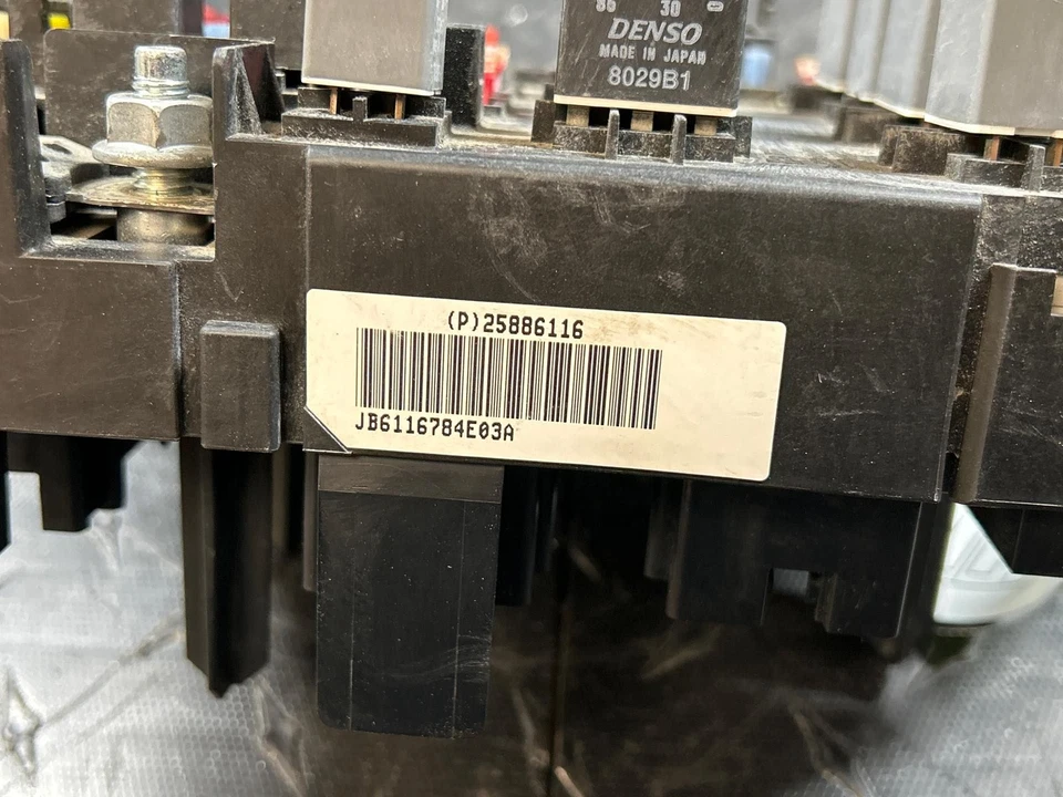 07-09 Equinox Engine Fuse Box 3.4L AT AWD 25886116 Foto 2 de 3