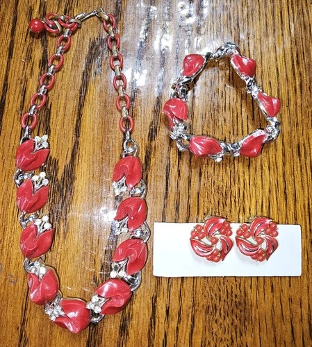 #17 Lisner Jewelry Lot, Vintage To Modern Costume