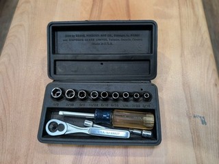 Vintage CRAFTSMAN 1/4 Drive 6 Point Socket Set Plastic Case USA SAE