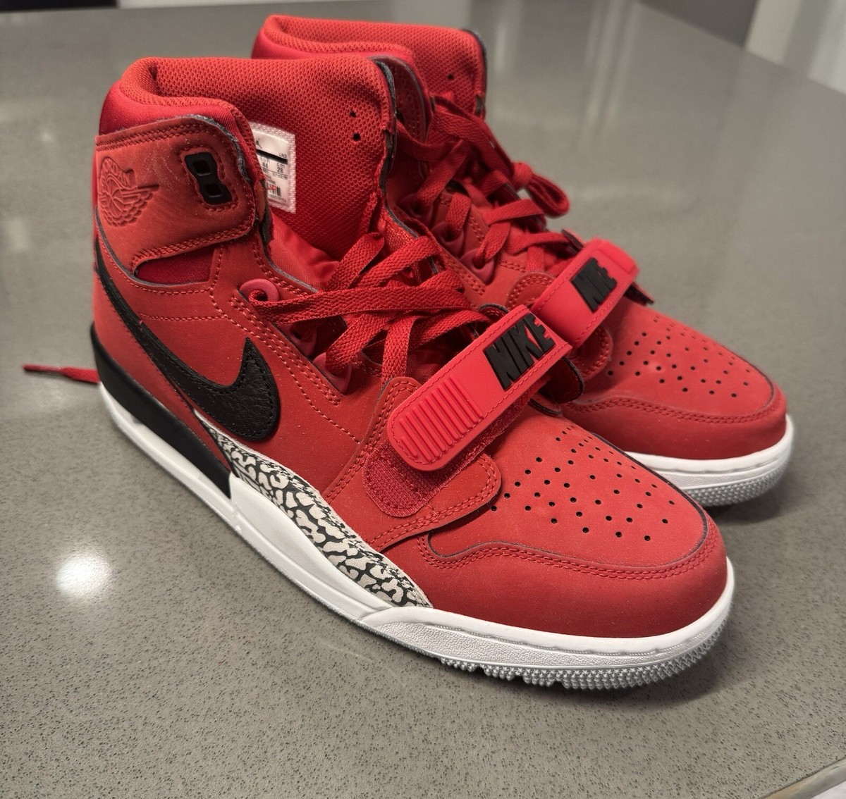 Size 10 Jordan Legacy 312 Toro