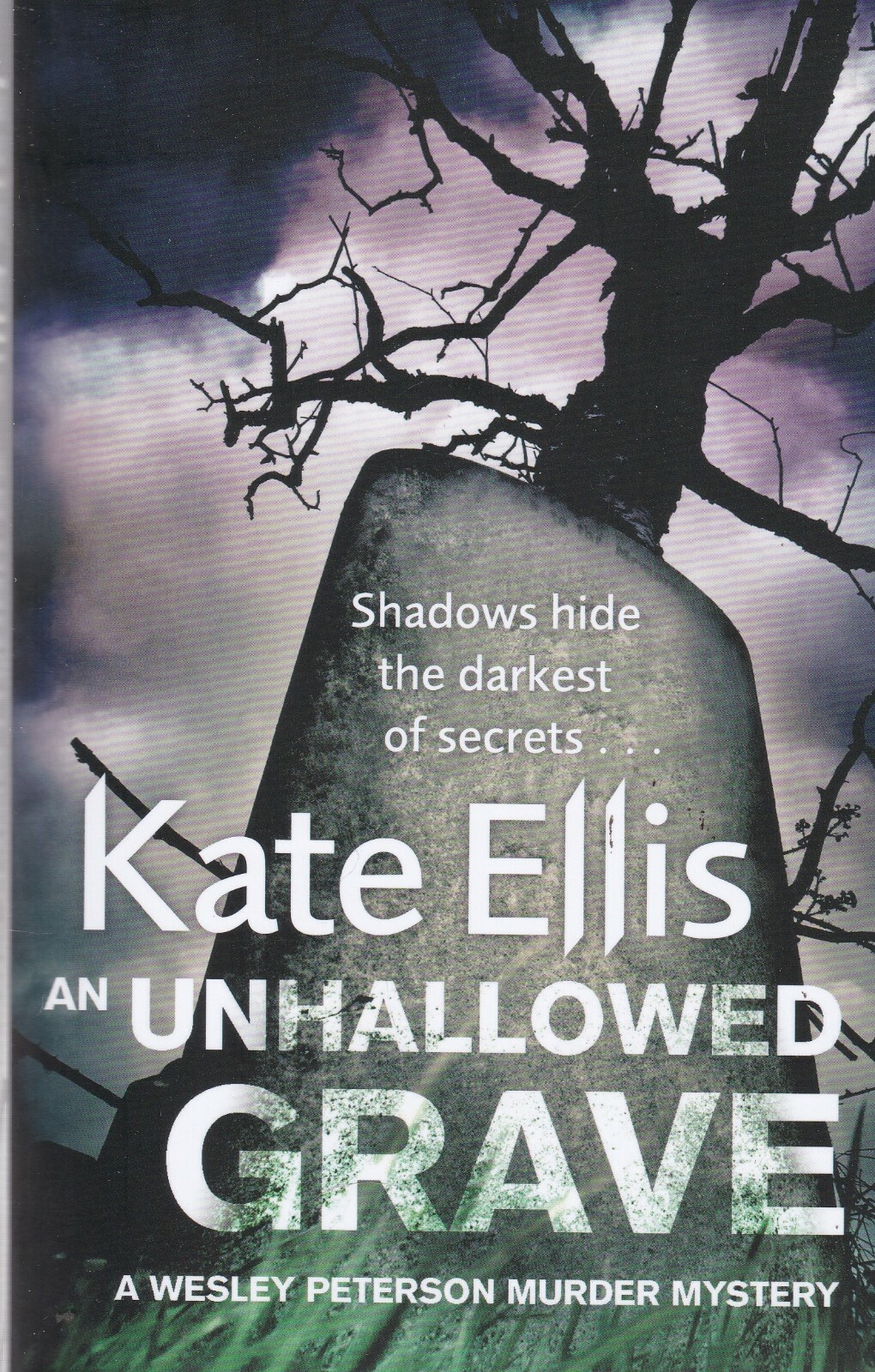 An Unhallowed Grave by Kate Ellis Paperback Book