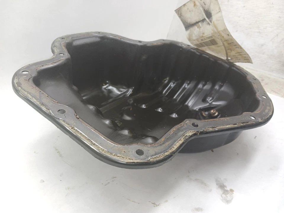 '02-'06 TOYOTA CAMRY lower Oil Pan 4 cylinder OEM 6 Month Warranty! - Image 3 of 4