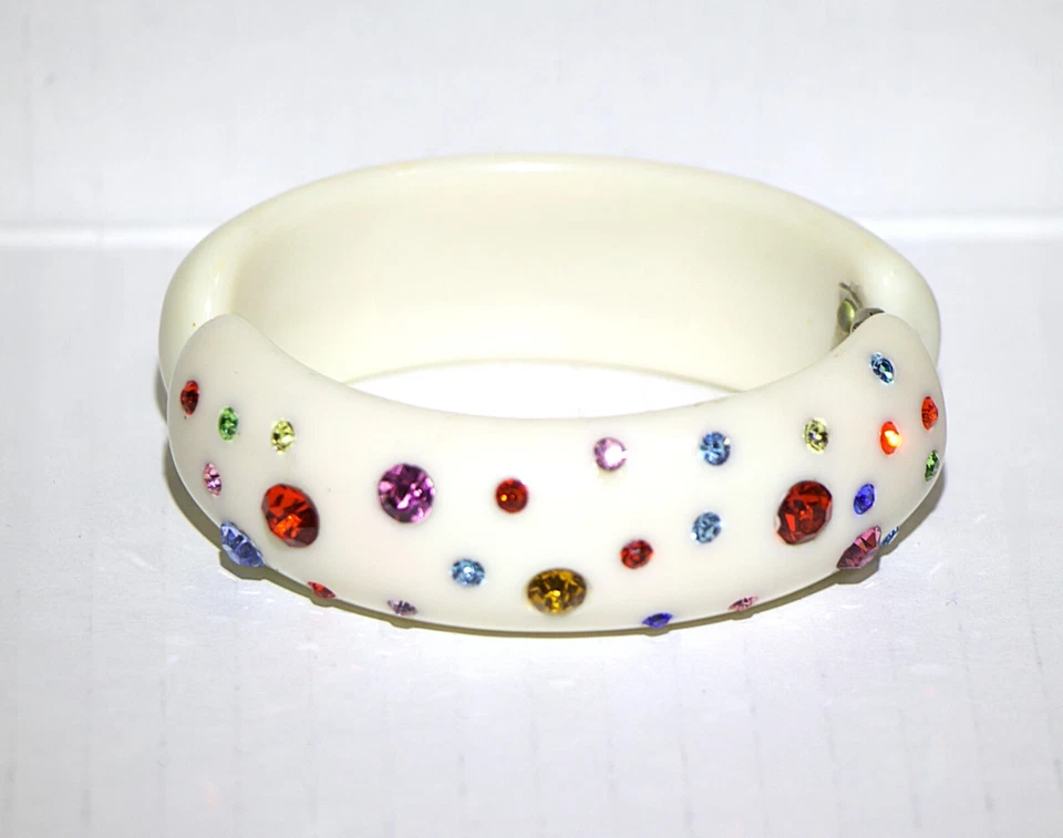 Brazalete Brazalete Abrazadera Blanco Baquelita Blanco De Colección Arco Iris Estrás Sin Firmar Foto 2 de 4