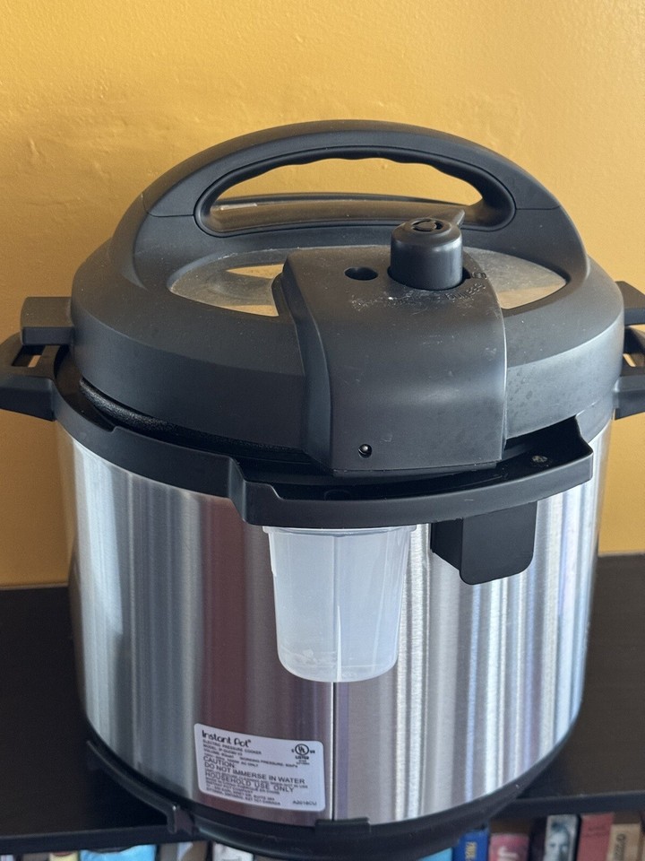 Instant Pot IPDUO60 V3 Programmable Pressure Cooker Pot 6QT