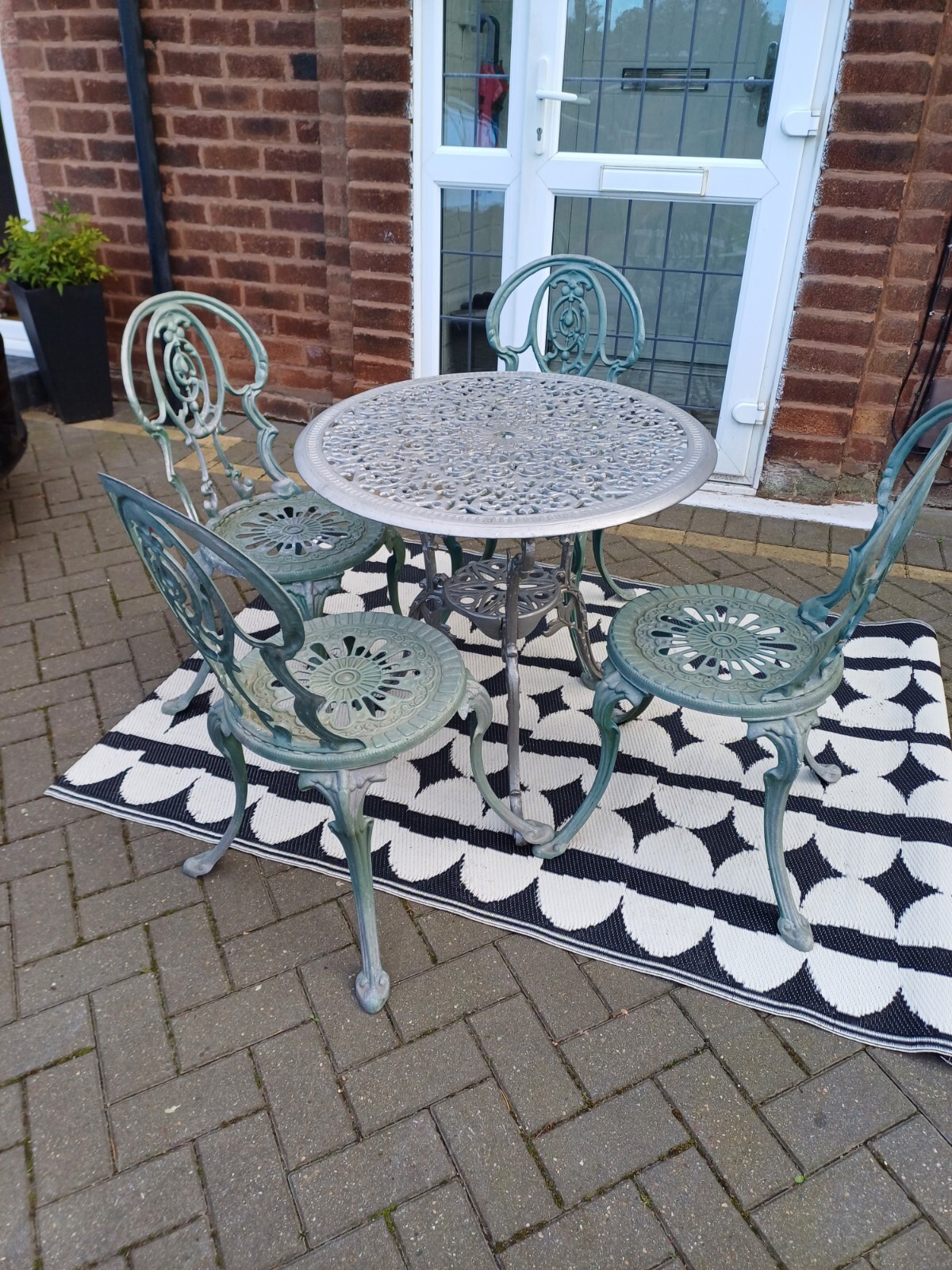 Vintage Metal Garden Table And 4 Chairs Can Deliver eBay