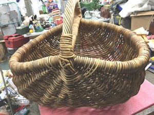 BS6-RARE-heavy-duty-vintage-woven-hand-made-wicker-basket-HUGE-21-034-L-x-17-034-H
