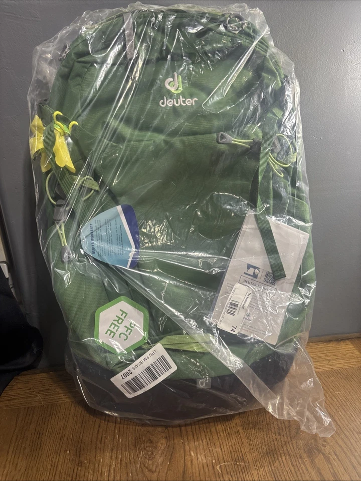 Deuter Trail 24 SL Women's Hiking Backpack GREEN Leaf  - Never Used - Image 4 of 4