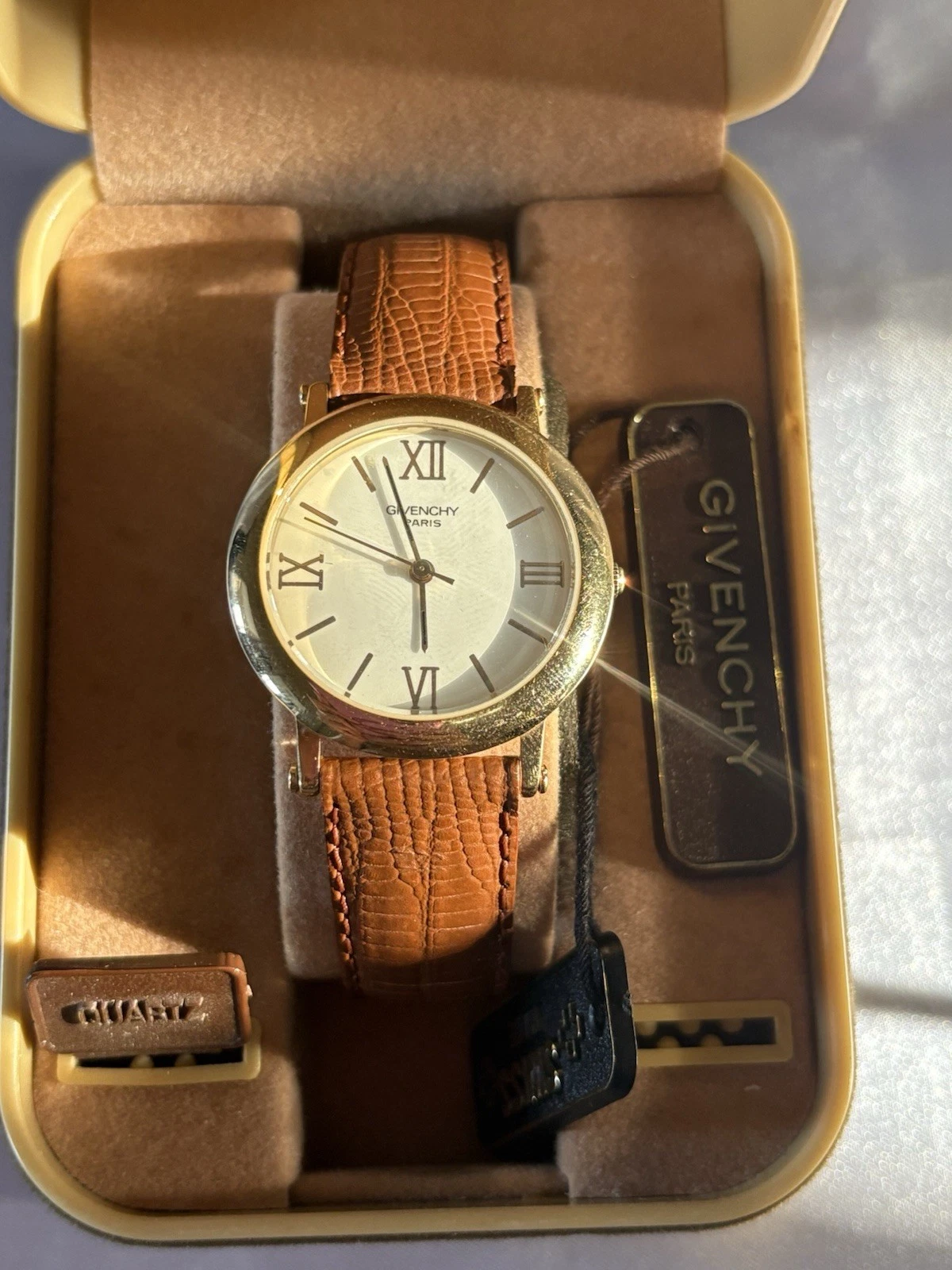 Orologio Vintage Givenchy Unisex Quadrante Bianco Tono Oro Quarzo