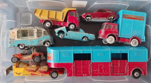 ORIGINAL VINTAGE DIECAST CORGI TOYS JOB LOT CARS CHIPPERFIELDS CIRCUS etc