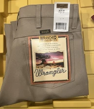32x32 Wrangler Wrancher Men’s dress jean