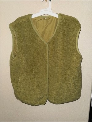 Olive Green Sherpa Vest - Cozy Button-Front Outerwear