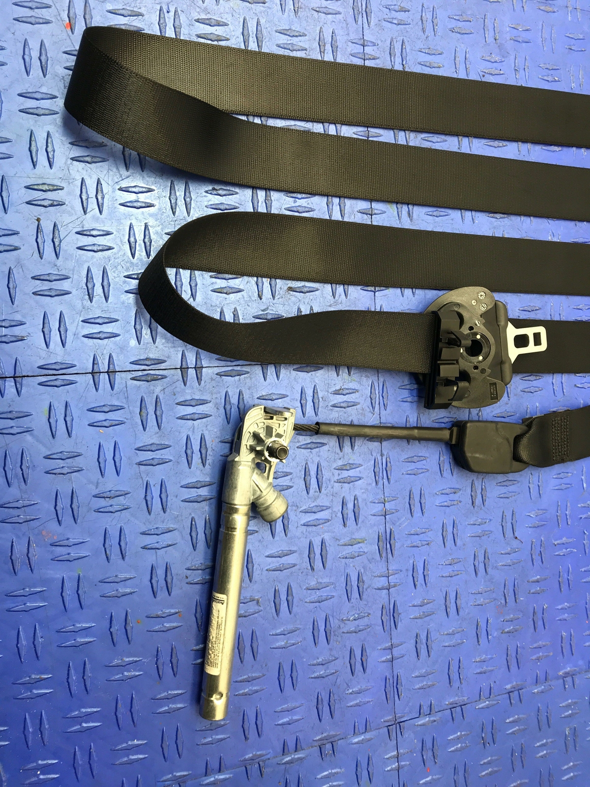 2014 - 2017 MASERATI GHIBLI M157 FRONT RIGHT SEAT BELT RETRACTOR W/ TENSIONER