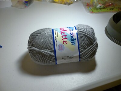 1 Skeins Of Mary Maxim Starlette Worsted Weight Yarn In light Grey