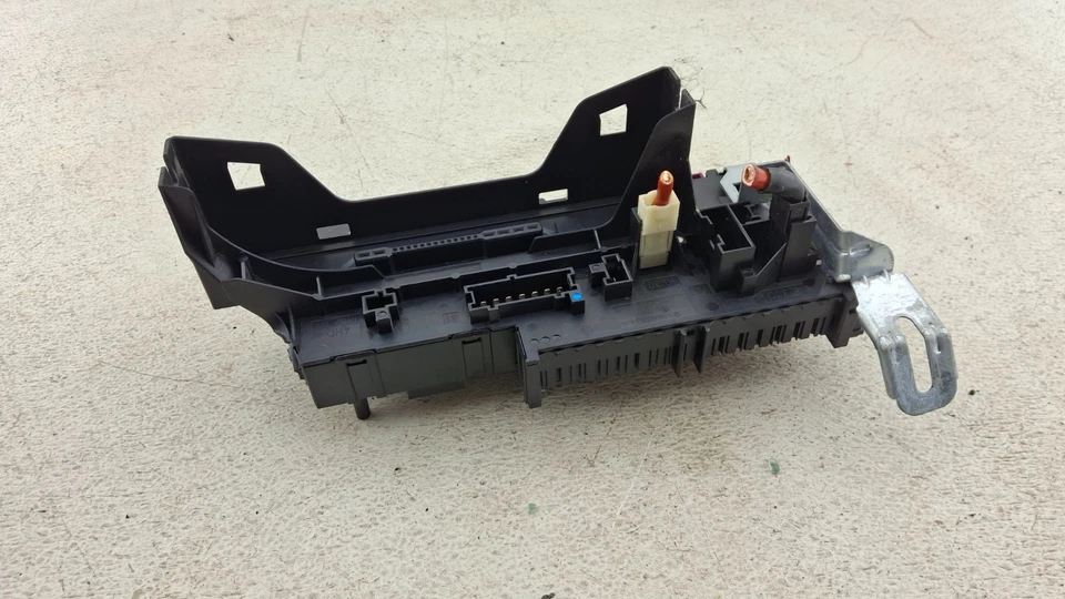 Módulo de caja de relé de fusibles Mercedes Benz C250 C300 2008-2014 A2049060105 OEM Foto 4 de 4