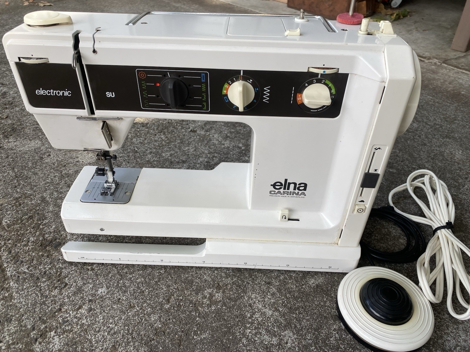 Elna Air Electronic SU 69 390B Swiss Sewing Machine Model J549-image