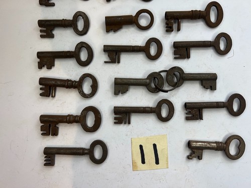20 Vintage Padlock Keys Pre Cut Tubular Restoration Wedding Lock Key (11) - Picture 18 of 24