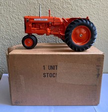 allis chalmers d17 toy tractor