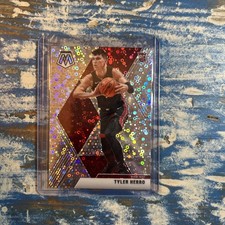 2019-20 Panini Mosaic #223 Tyler Herro Fast Break Disco