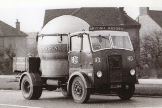 B/W PHOTO: BRITISH OXYGEN CO DENNIS 4 WHEEL RIGID OLU 144