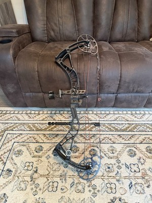 Bowtech Solution RH 70 Bow Package Black Stabilizer And Rest Included