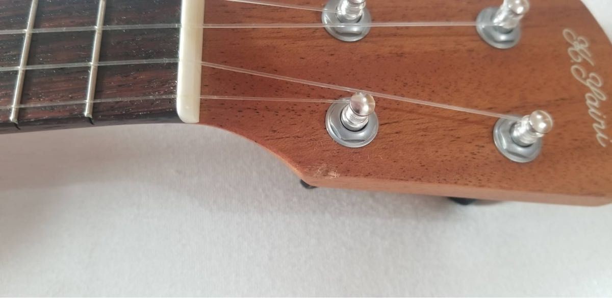 Final price reduction ~ Ukulele string-wound head part wood grain