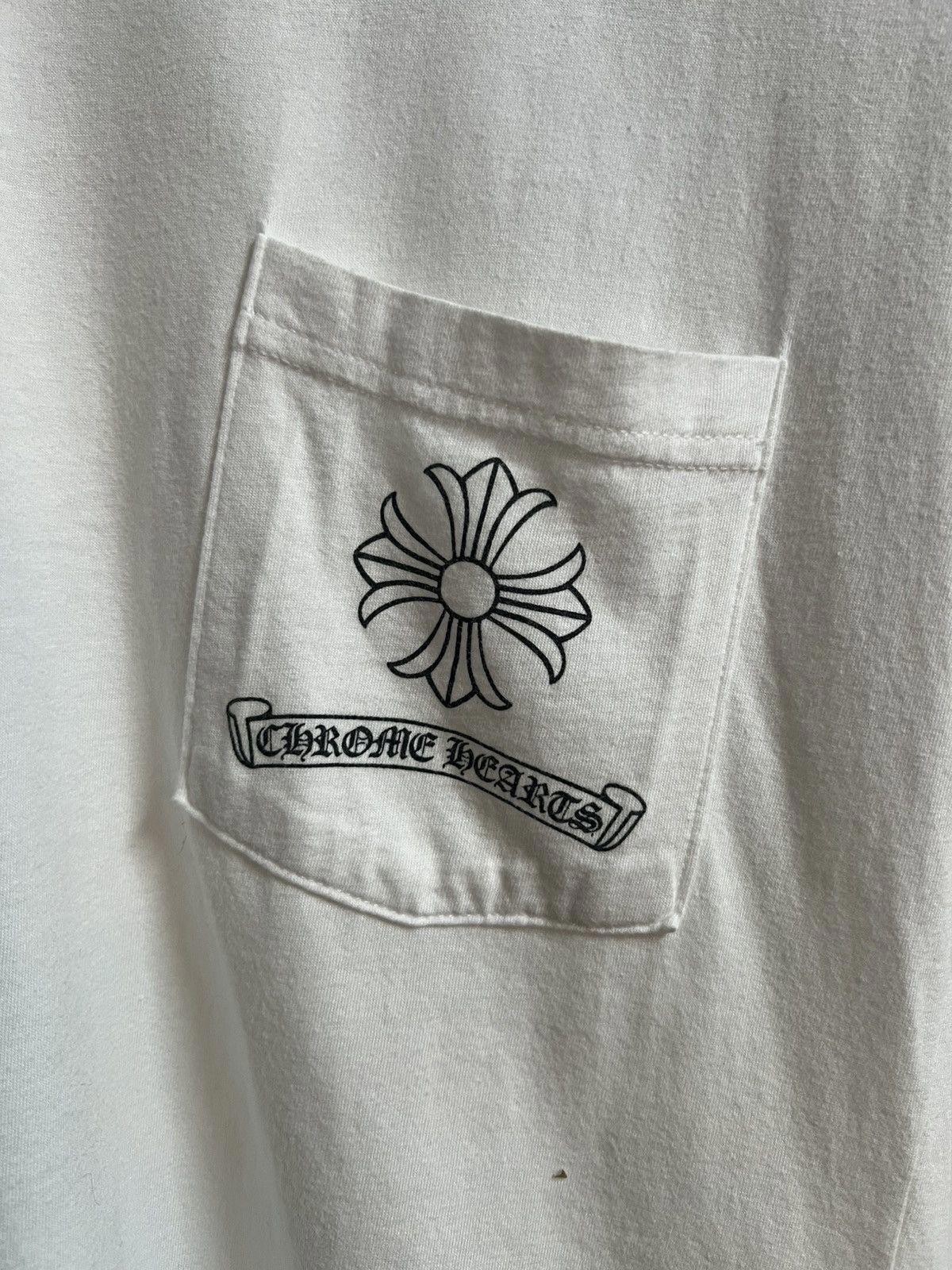 Chrome Hearts Shoulder Scripts Dagger Pocket Tee … - image 4