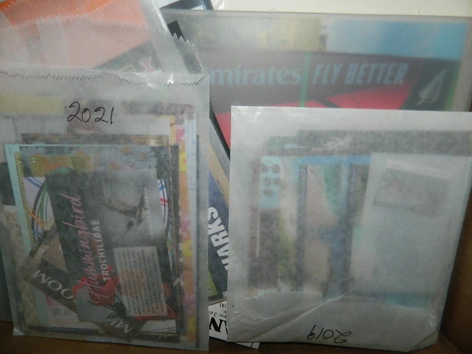 BRITISH COMMONWEALTH 7KG SORTER IN LARGE BOX (STAMPS ON PAGES/CARDS ETC.) - Image 3 of 4