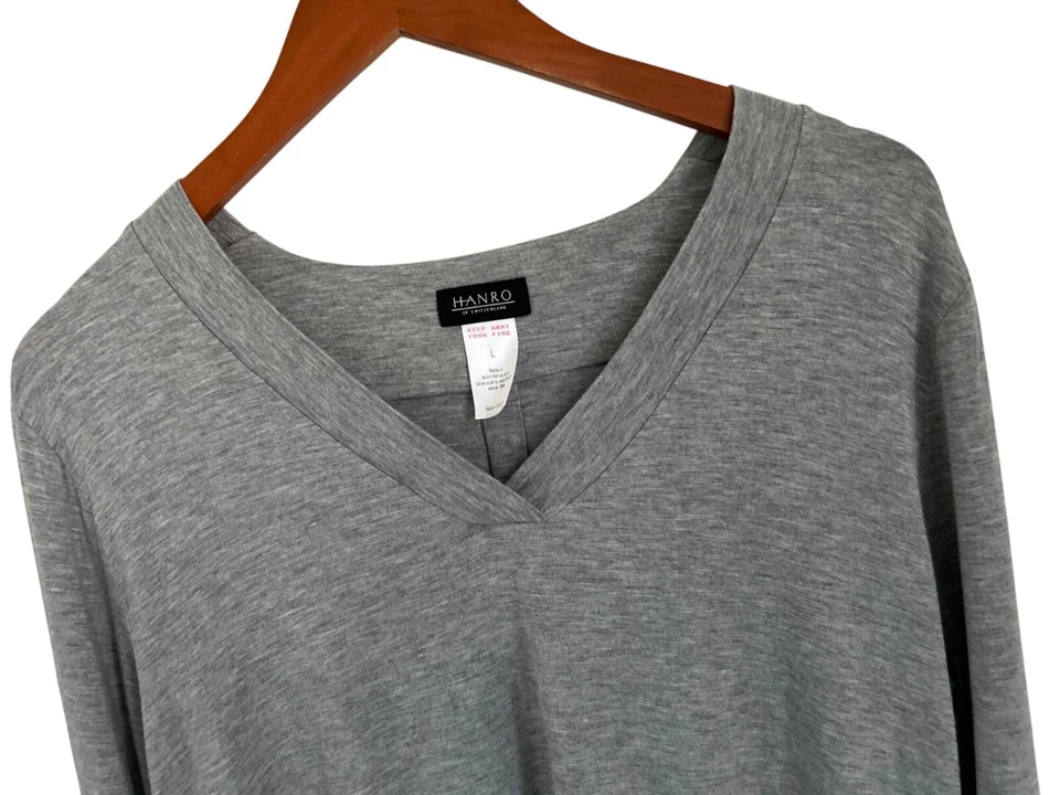 Pijama Hanro of Switzerland cinza gola V manga longa lounge top para dormir - Imagem 2 de 4