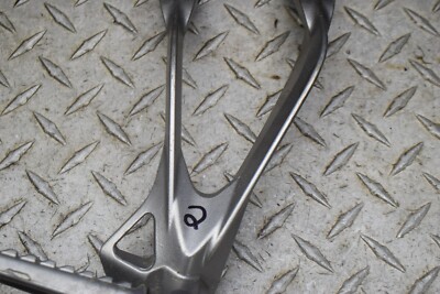 518 ONE REAR FOOT REST PEG A 05 KAWASAKI NINJA ZX 636 ZX6R ZX6