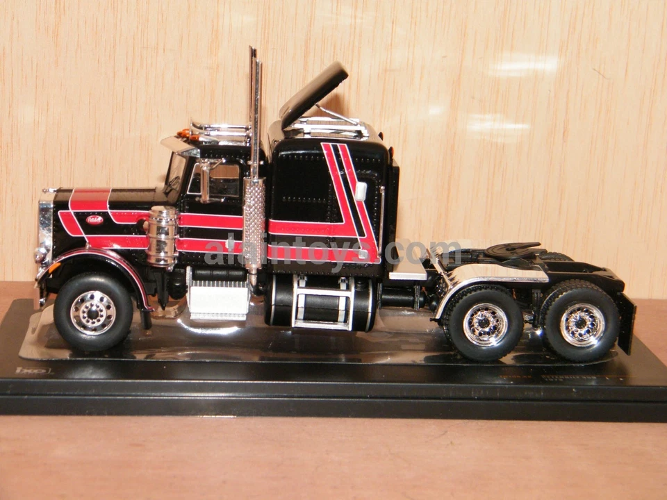 PETERBILT 359 Noir/rouge 1973 IXO 1/43 Réf TR158 - Photo 2/4