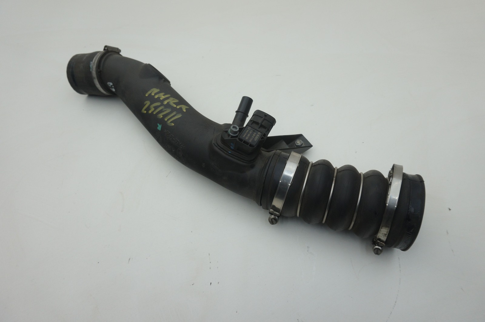 Right Side Intercooler To Throttle Body Hose Pipe 322654 Ferrari 488 Spider 2017