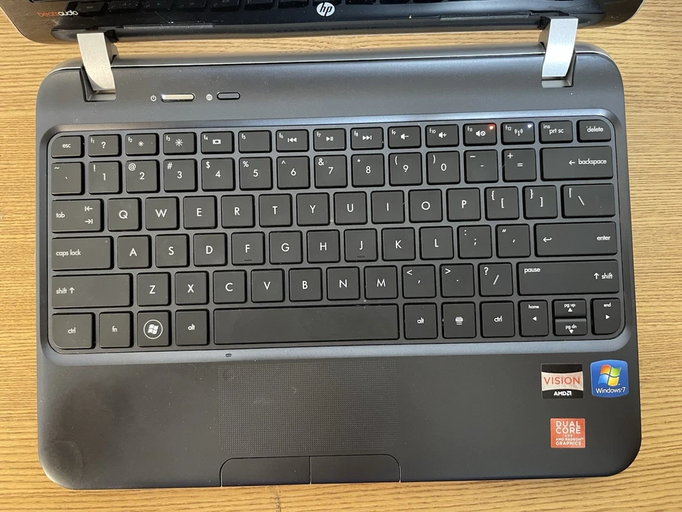 HP Pavilion DM1 11.6" Laptop, AMD E-300 1.3GHz - 8GB RAM - 120GB SSD (KubuntuOS) - Image 3 of 4