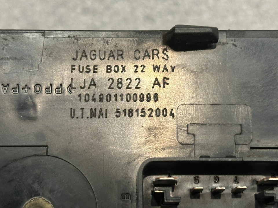 97-99 捷豹 X100 XK8 发动机电机托架继电器保险丝盒 Oem — 第 3/3 张图片