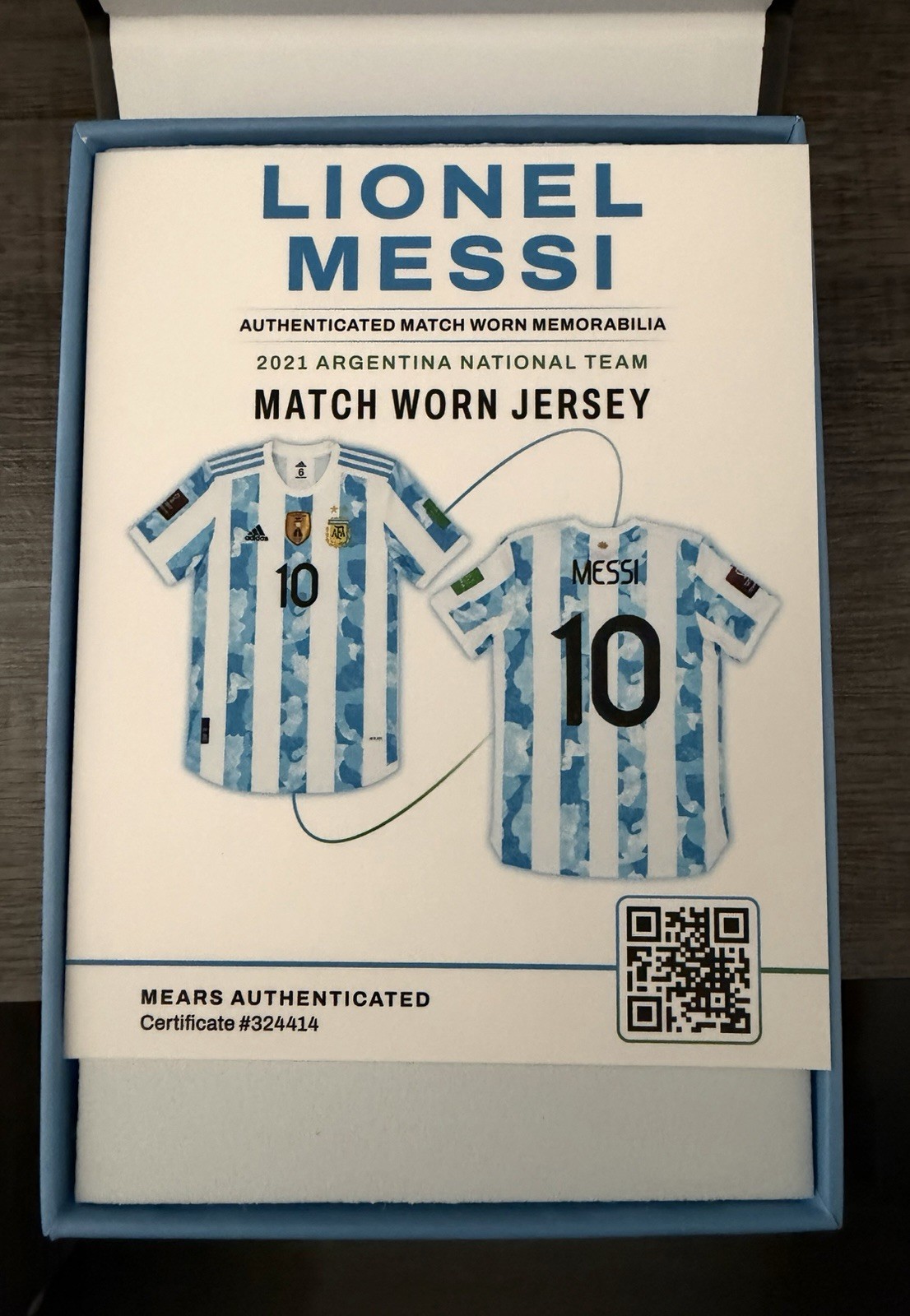 Lionel Messi Game Worn Swatch Leaf Card 2021 World Cup Hat Trick Jersey Soccer view 3