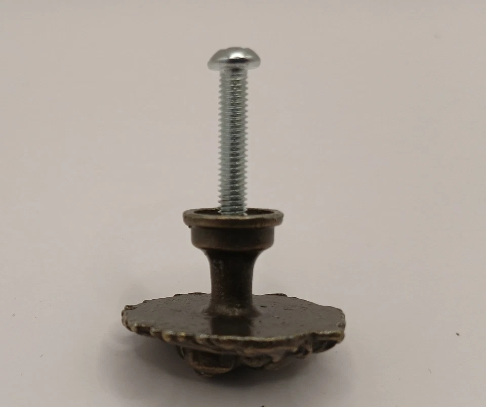 Brass Lions Head Drawer Pulls Small One Inch X 1 inch - Image 2 of 3