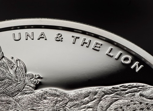 Moneda de plata de prueba de 1 oz de Santa Elena moderna Una y el León 2024 - Imagen 9 de 13