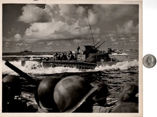 WW2 WWII US Army Military Press Photo 81st Infantry Division LVA Angaur 1944