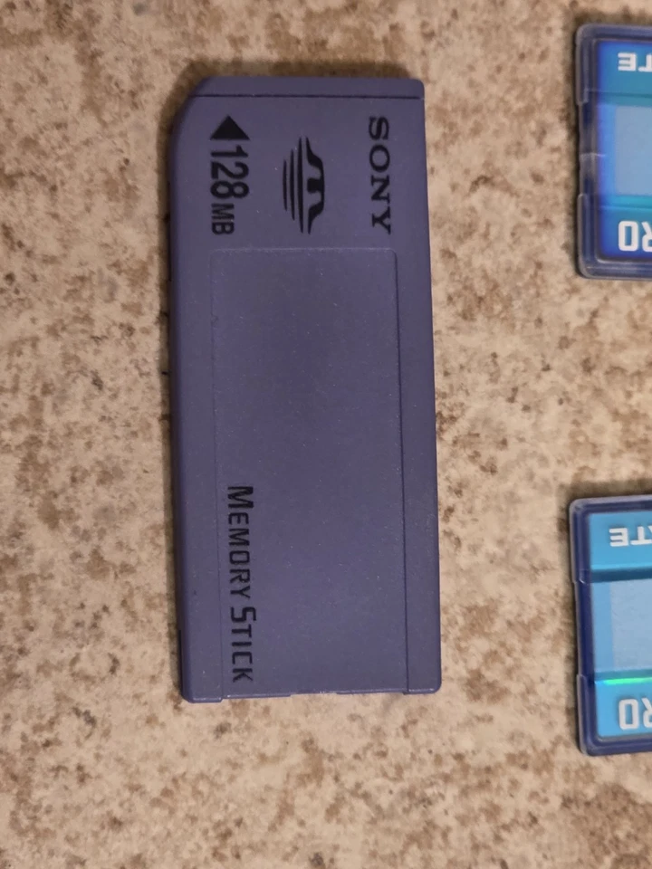 2 SanDisk 256MB Memory Stick Pro Card Magic Gate & 1 Sony 128MB Memory Stick.  - Image 4 of 4