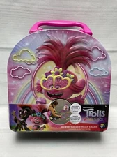 Trolls World Tour On The Go Sidewalk Chalk Tin Set With Stencil & Chalkboard New