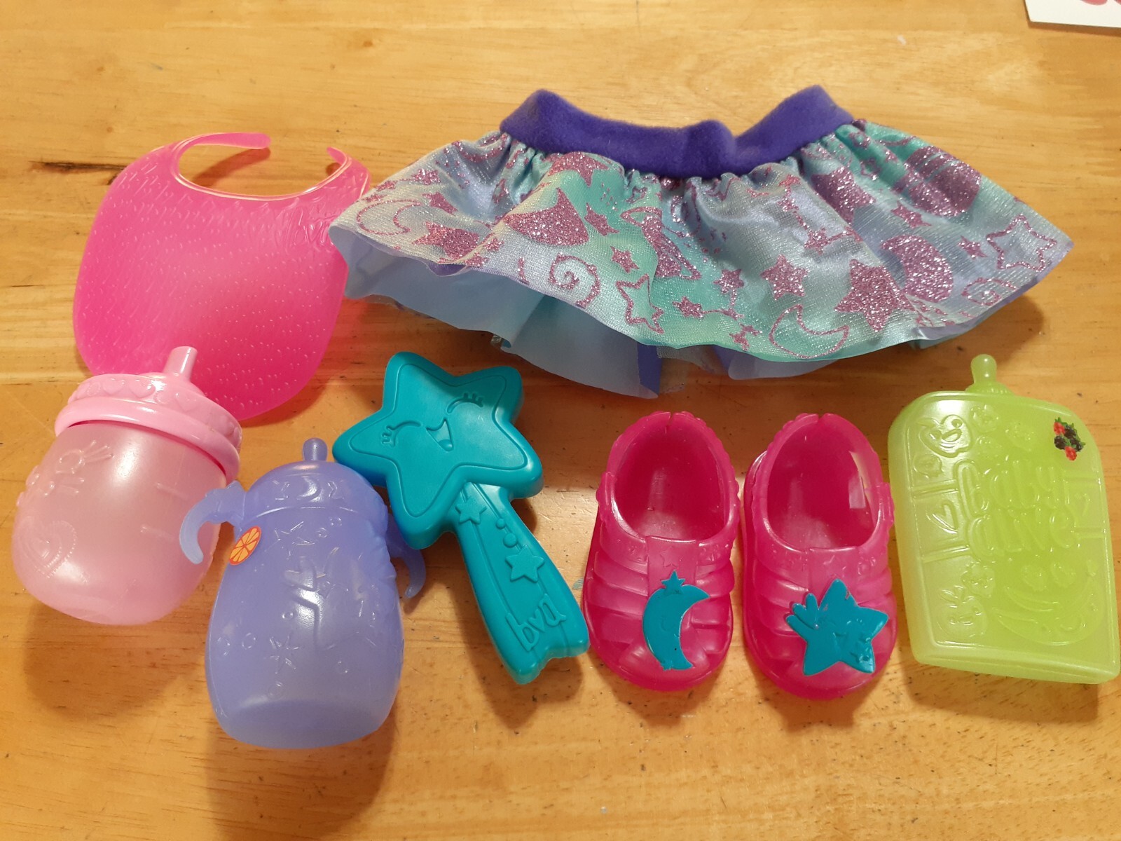 BABY ALIVE GROWS UP BOTTLE CUP SHOES BIB SKIRT BRUSH JUICE MEDICINE DRESS 10p
