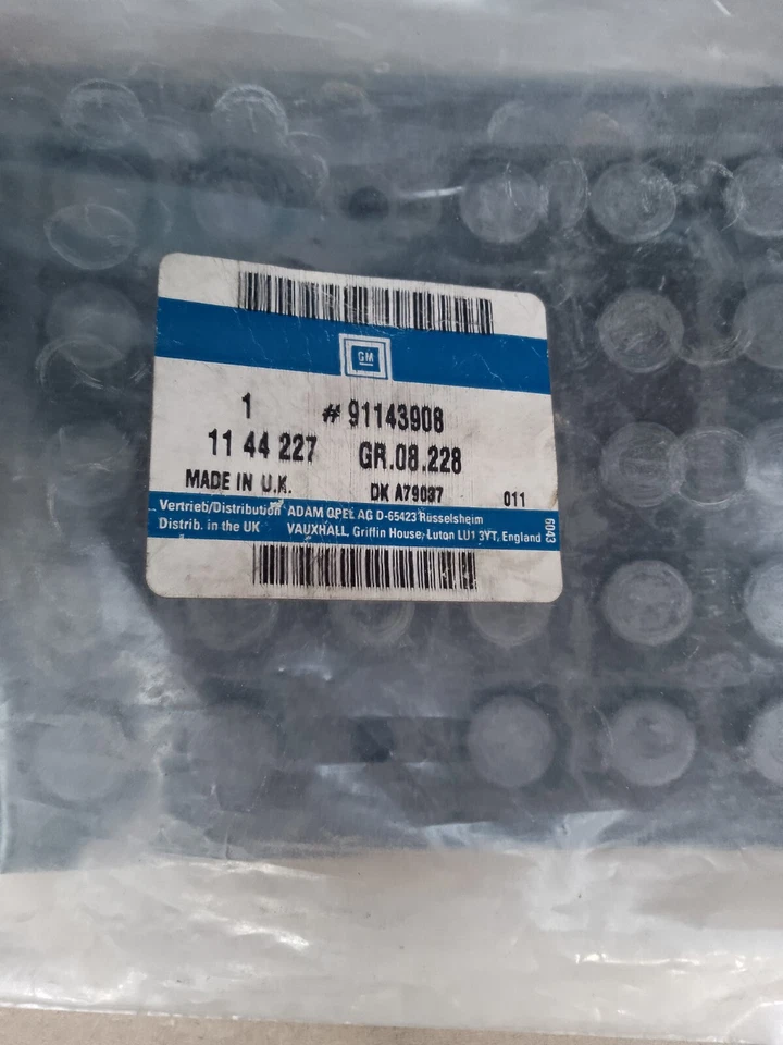 VAUXHALL FRONTERA A  RUNNING BOARD SIDE STEP MAT  GENUINE  91143908 - Image 2 of 2