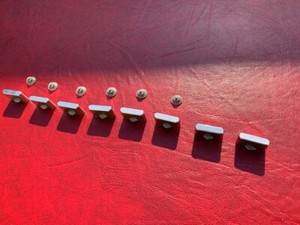 Original Ersatzteil für AIWA LP 3000 Plattenspieler:  Drucktasten länglich